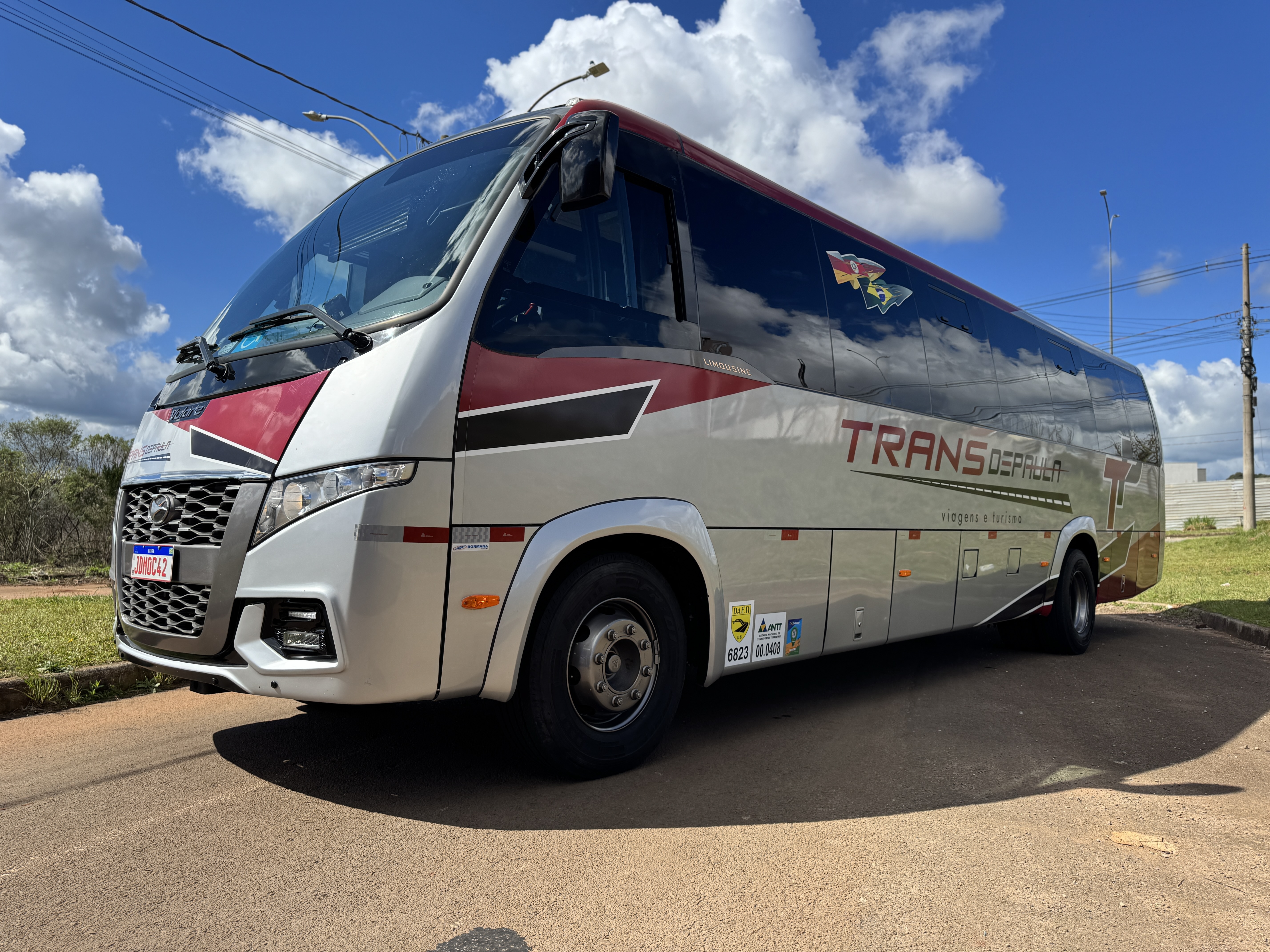 Micro Ônibus Executivo 31 lugares Adaptado